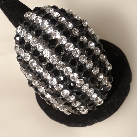 👛2 for $20👛Rhinestone Stretch Ring - Picture 7 of 8